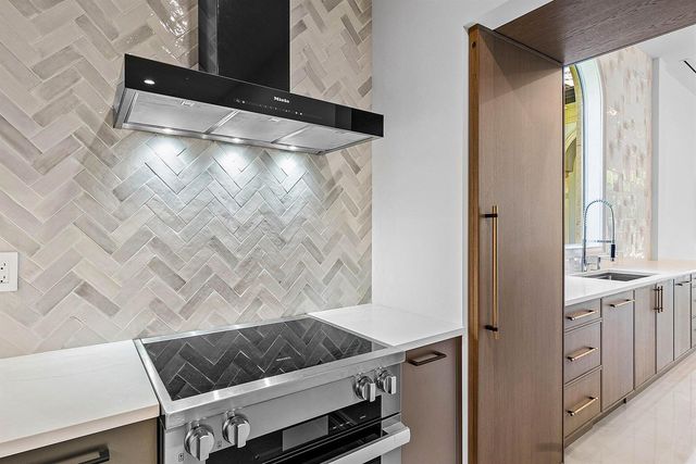 2002 NW 4th Avenue, Delray Beach, FL 33444
