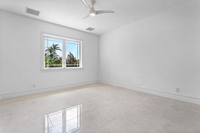 2002 NW 4th Avenue, Delray Beach, FL 33444