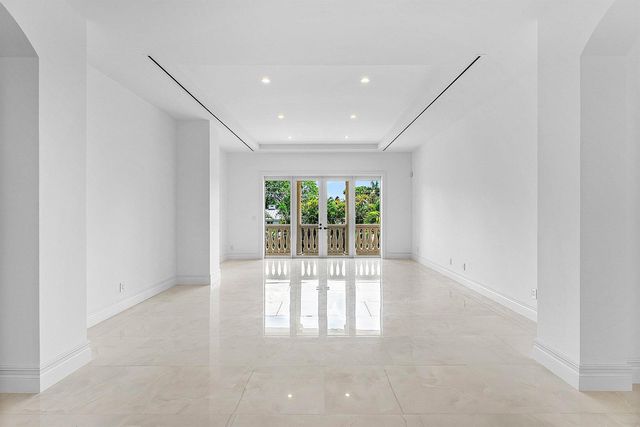 2002 NW 4th Avenue, Delray Beach, FL 33444
