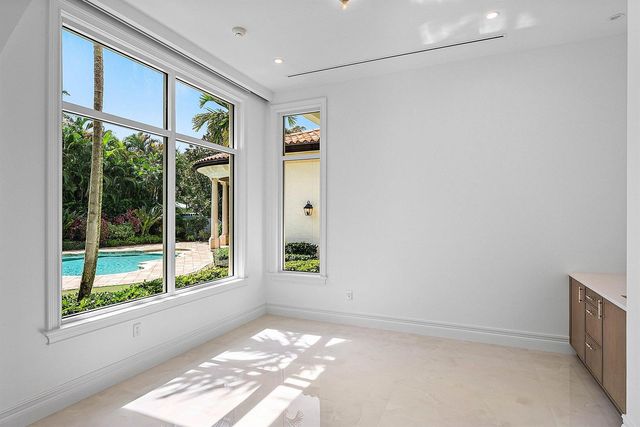 2002 NW 4th Avenue, Delray Beach, FL 33444