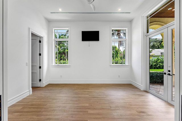 2002 NW 4th Avenue, Delray Beach, FL 33444