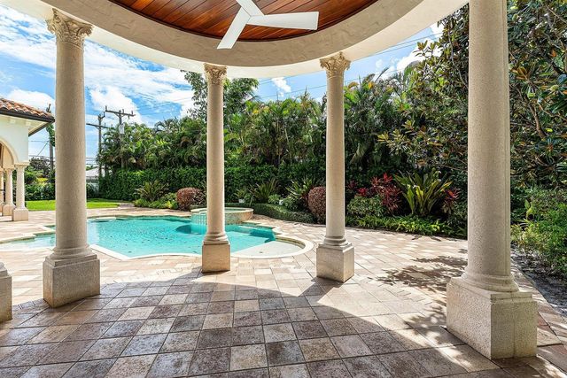 2002 NW 4th Avenue, Delray Beach, FL 33444
