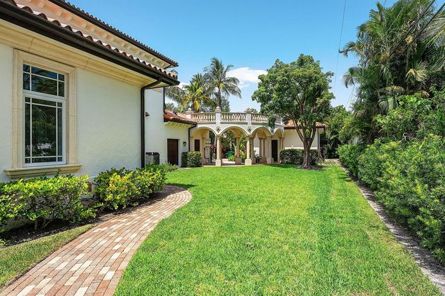 2002 NW 4th Avenue, Delray Beach, FL 33444