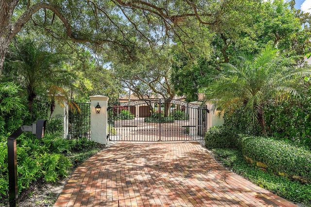 2002 NW 4th Avenue, Delray Beach, FL 33444