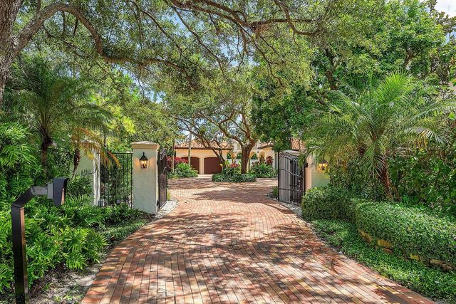 2002 NW 4th Avenue, Delray Beach, FL 33444