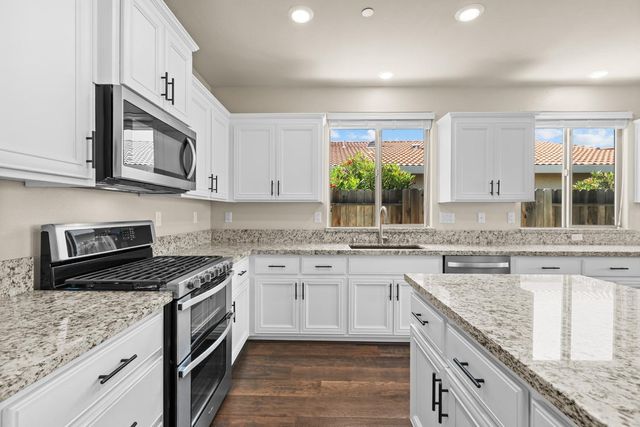 910 Lazy Trail Dr, Rocklin, CA 95765