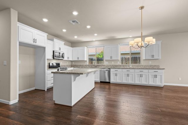910 Lazy Trail Dr, Rocklin, CA 95765
