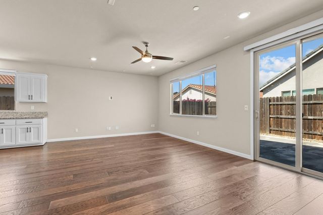 910 Lazy Trail Dr, Rocklin, CA 95765