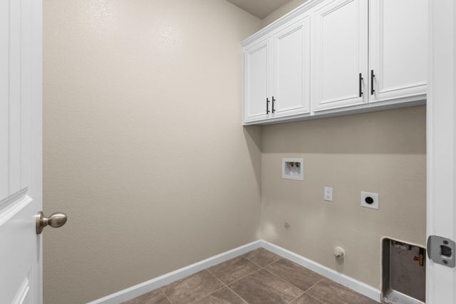 910 Lazy Trail Dr, Rocklin, CA 95765