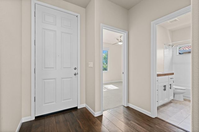 910 Lazy Trail Dr, Rocklin, CA 95765