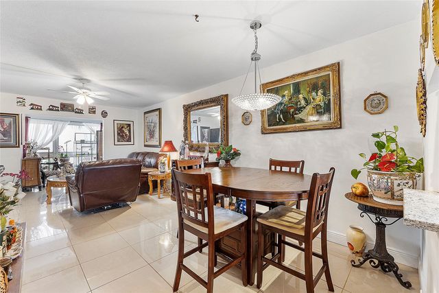 2050 NE 39th Street N202, Lighthouse Point, FL 33064