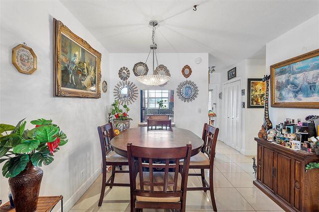 2050 NE 39th Street N202, Lighthouse Point, FL 33064
