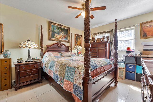 2050 NE 39th Street N202, Lighthouse Point, FL 33064
