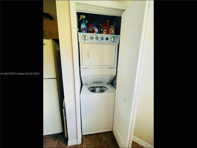 940 NE 34th Ave 203, Homestead, FL 33033