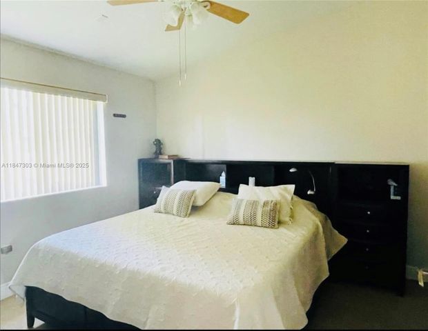 940 NE 34th Ave 203, Homestead, FL 33033