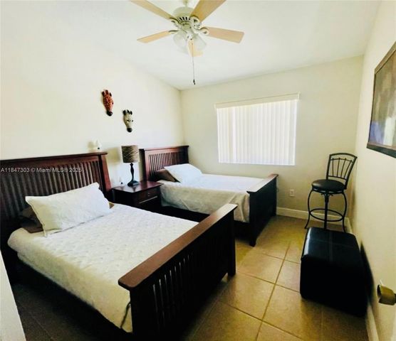 940 NE 34th Ave 203, Homestead, FL 33033