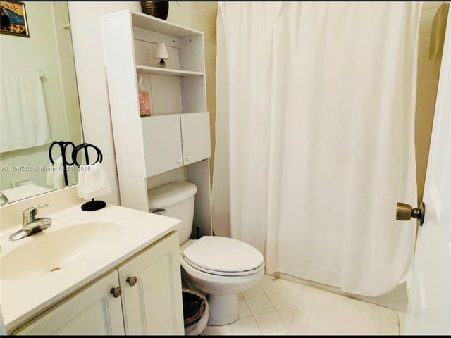 940 NE 34th Ave 203, Homestead, FL 33033