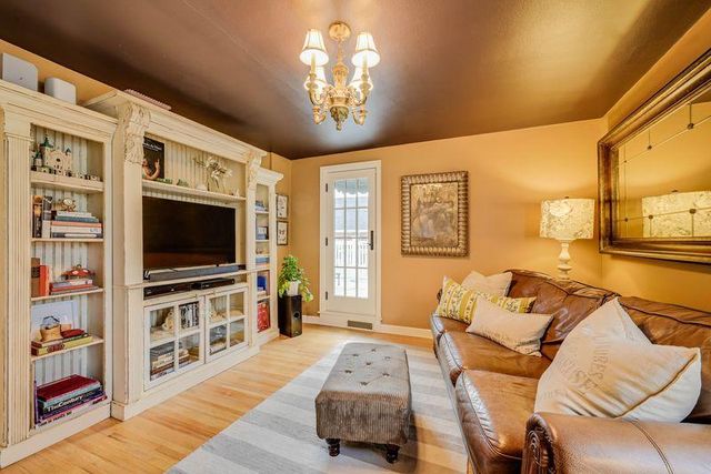 1902 Pinehurst Avenue, Saint Paul, MN 55116