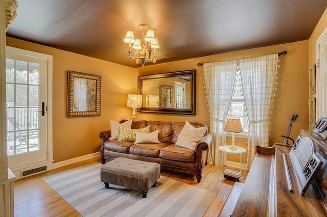 1902 Pinehurst Avenue, Saint Paul, MN 55116