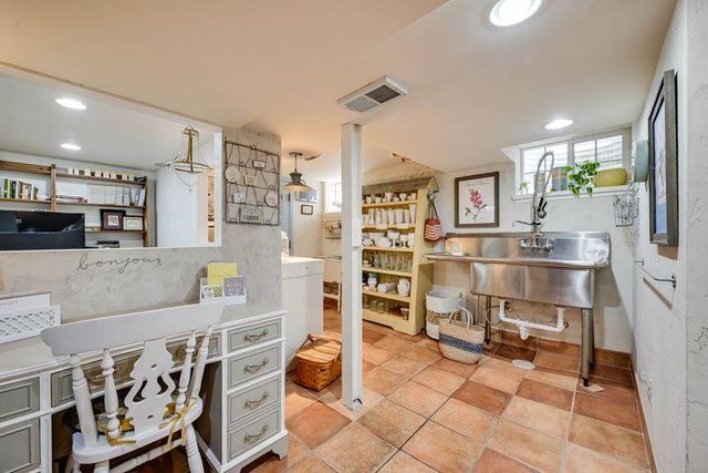 1902 Pinehurst Avenue, Saint Paul, MN 55116