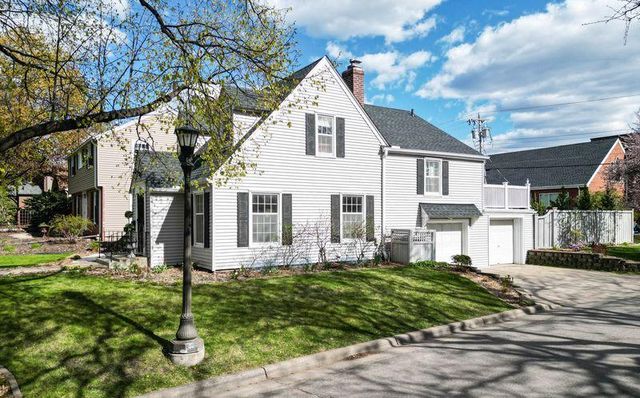 1902 Pinehurst Avenue, Saint Paul, MN 55116