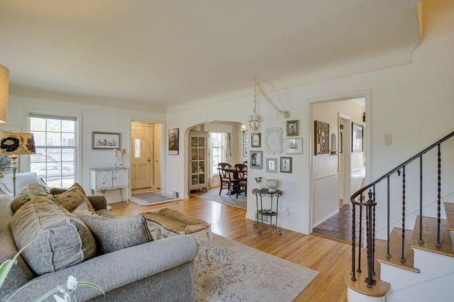 1902 Pinehurst Avenue, Saint Paul, MN 55116