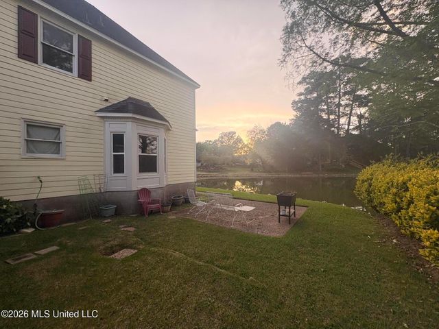 4 Spring Lake Point, Pearl, MS 39208