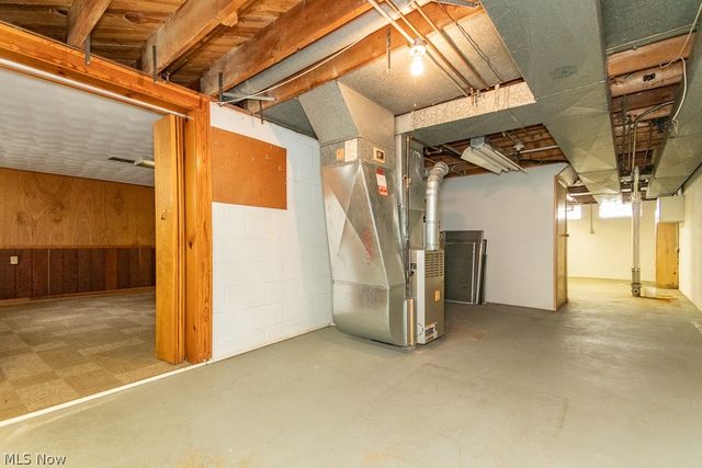 73 E Parkleigh Drive, Seven Hills, OH 44131
