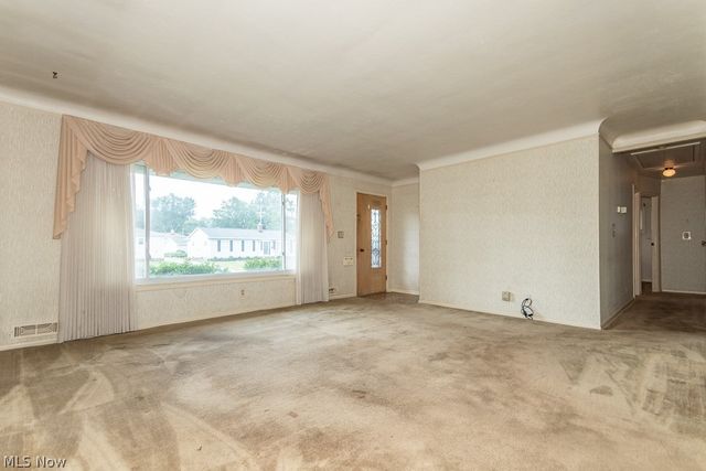 73 E Parkleigh Drive, Seven Hills, OH 44131