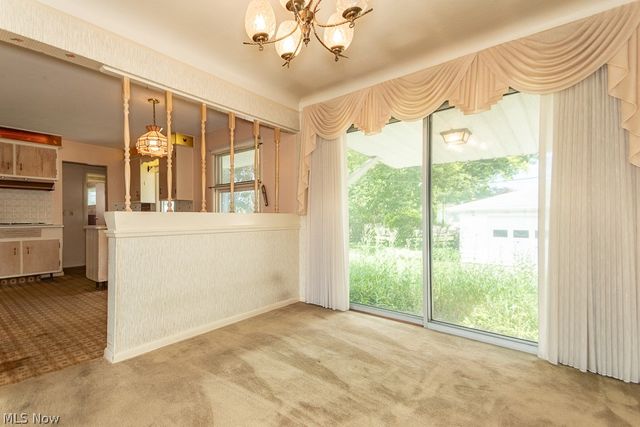 73 E Parkleigh Drive, Seven Hills, OH 44131
