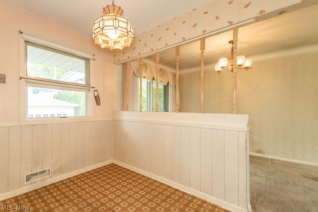73 E Parkleigh Drive, Seven Hills, OH 44131