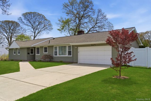 22 Wiggins Street, Ronkonkoma, NY 11779