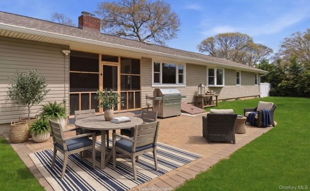 22 Wiggins Street, Ronkonkoma, NY 11779