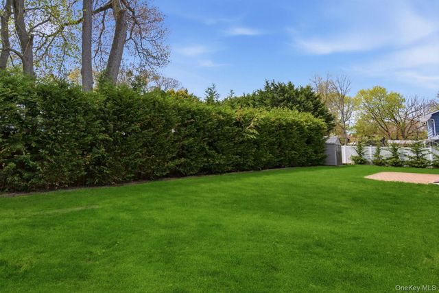 22 Wiggins Street, Ronkonkoma, NY 11779
