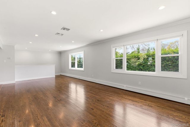 22 Wiggins Street, Ronkonkoma, NY 11779