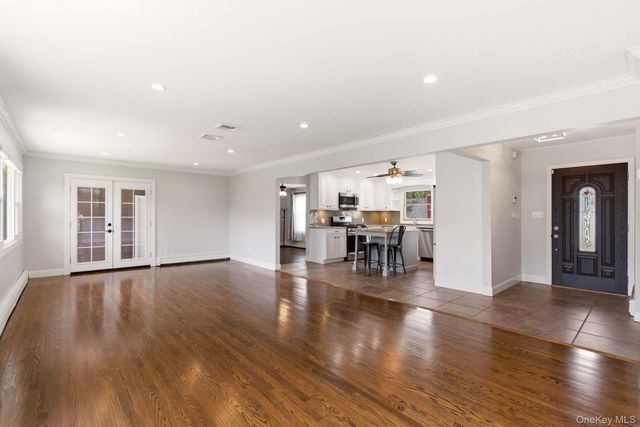 22 Wiggins Street, Ronkonkoma, NY 11779