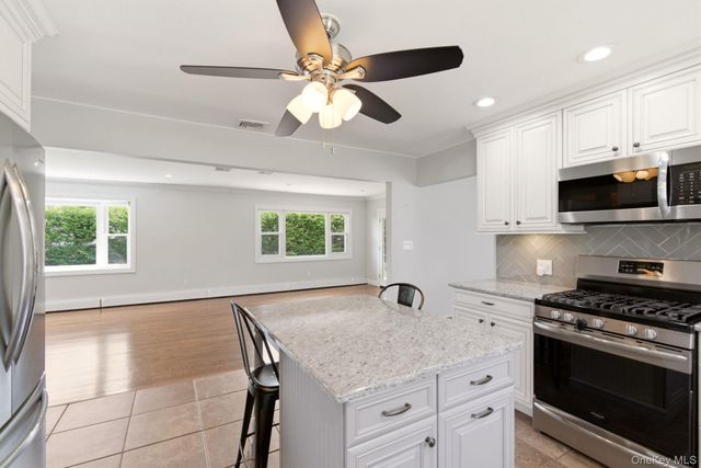 22 Wiggins Street, Ronkonkoma, NY 11779