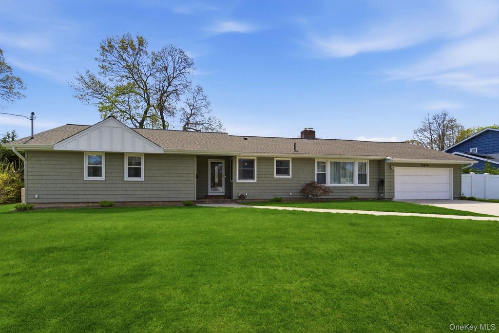 22 Wiggins Street, Ronkonkoma, NY 11779