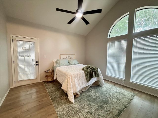 4900 Floyd Street 10, Houston, TX 77007