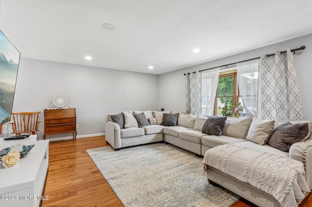 89 Bark Street, Toms River, NJ 08753