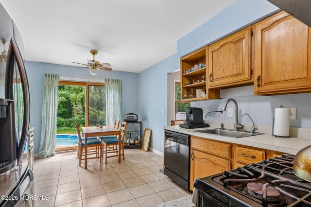 89 Bark Street, Toms River, NJ 08753