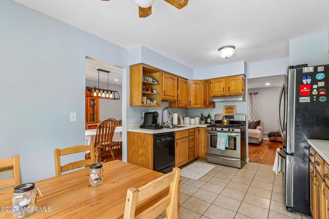 89 Bark Street, Toms River, NJ 08753