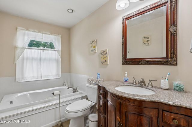 89 Bark Street, Toms River, NJ 08753