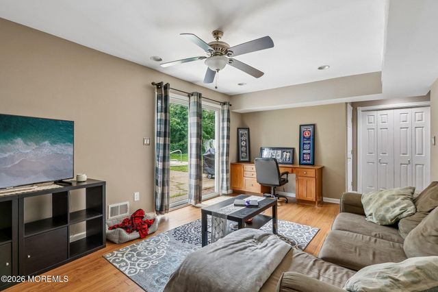 89 Bark Street, Toms River, NJ 08753