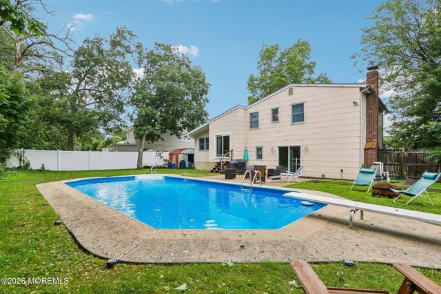 89 Bark Street, Toms River, NJ 08753