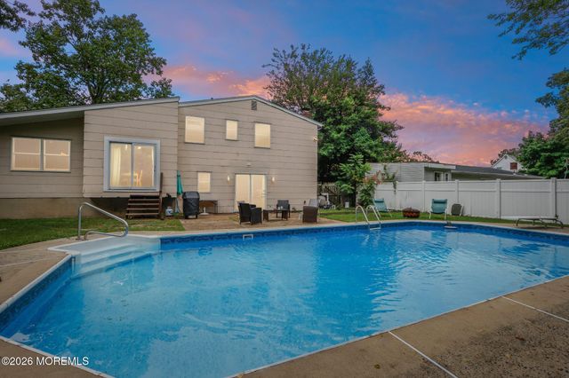 89 Bark Street, Toms River, NJ 08753