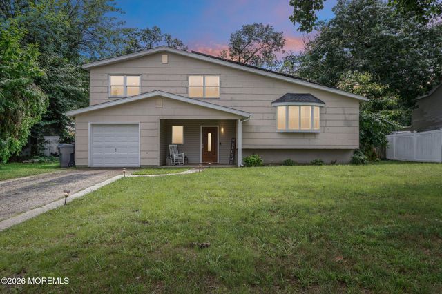 89 Bark Street, Toms River, NJ 08753