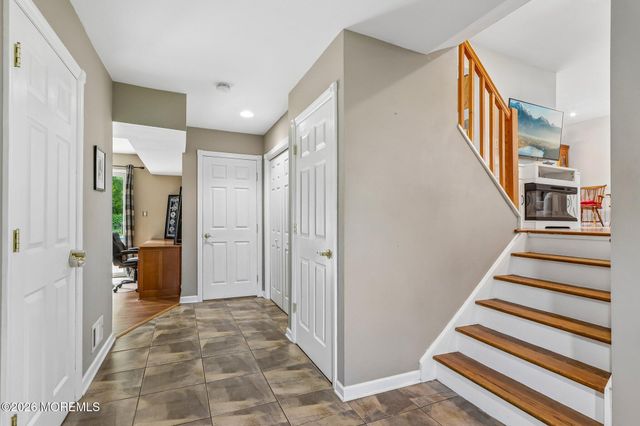 89 Bark Street, Toms River, NJ 08753