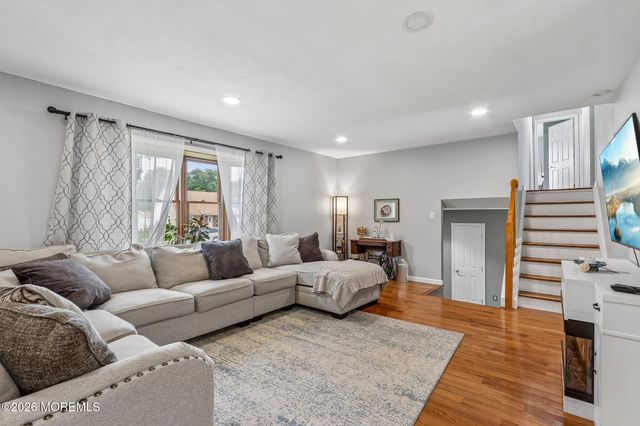 89 Bark Street, Toms River, NJ 08753