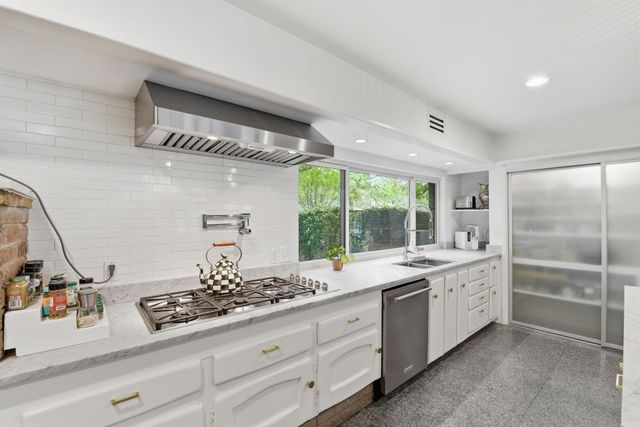 4603 Ivanhoe Street, Houston, TX 77027
